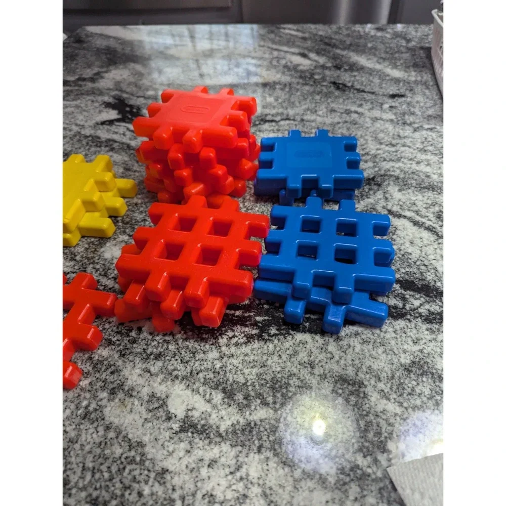 19 Pieces VTG Little Tikes WEE WAFFLE BLOCKS 4x4 Red Blue Yellow Primary Colors